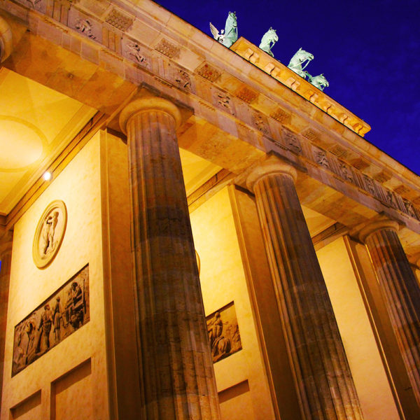 brandenburg gate 1235654
